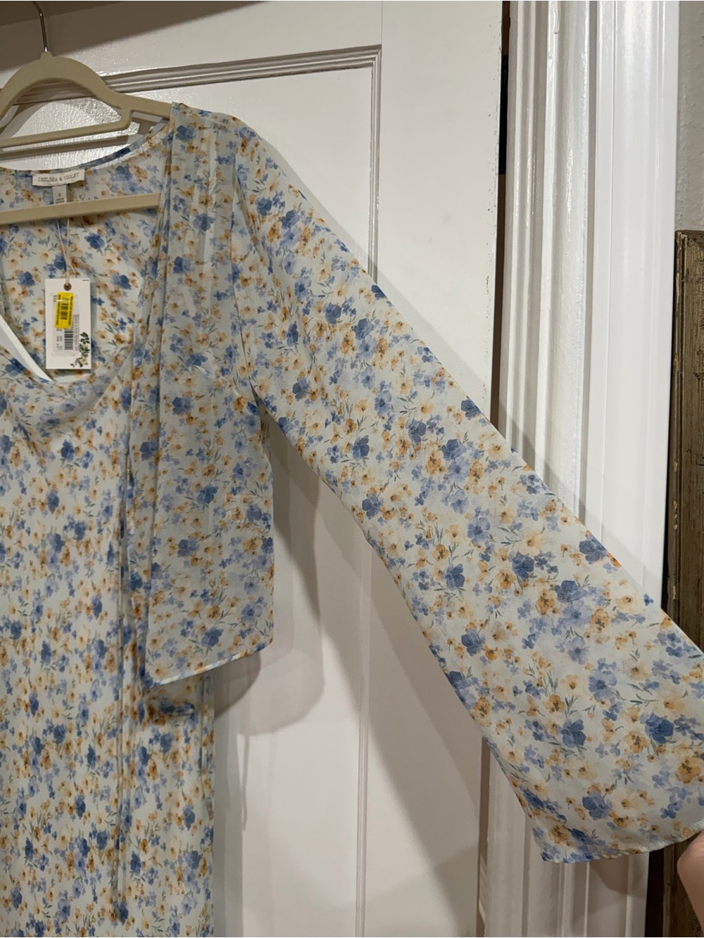 Chelsea & Violet Blue and Cream Floral Maxi with Sheer Jacket - Picture 5 of 10